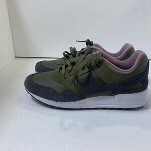 Nike Air Pegasus 34 trainers in black and green #sneakers